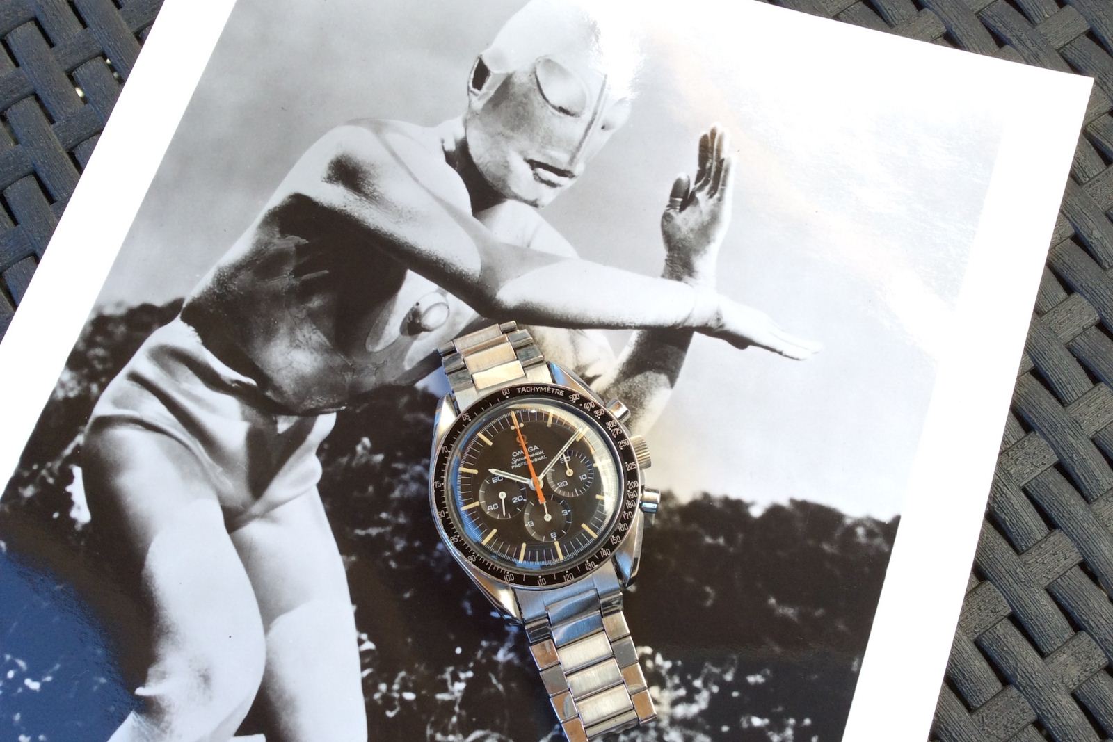 đồng hồ Omega Speedmaster Ultraman Orange Hand