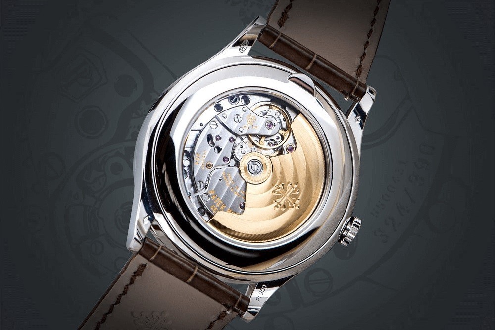 Cánh rotor bằng vàng trên đồng hồ Patek Philippe