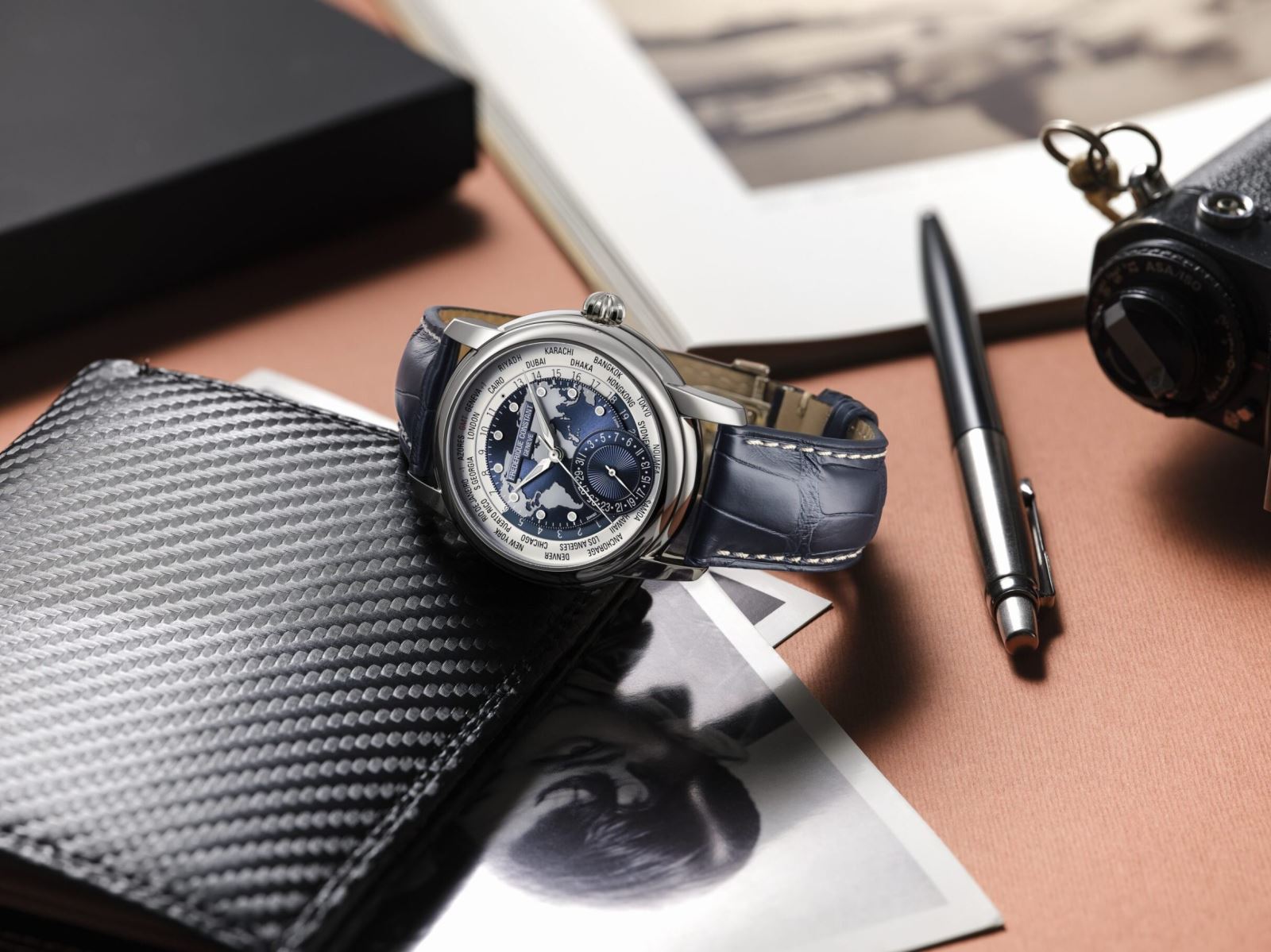  đồng hồ Frederique Constant Classics Worldtimer